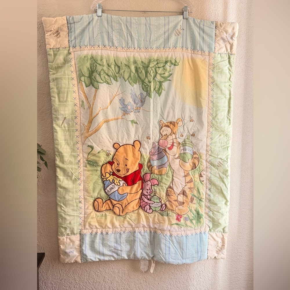 Vintage Winnie the Pooh baby comforter/blanket soft ,in great condition